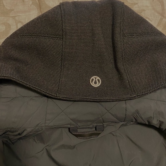 Lululemon Studio Softshell Tweed Jacket, GUC. Size 6. - Picture 9 of 9